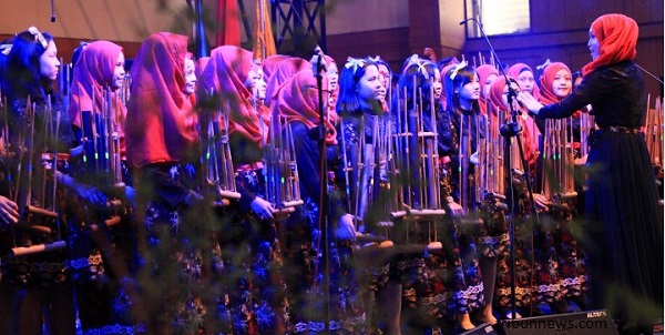 Cianjur Juara Pasanggiri Angklung Jawa Barat 2015